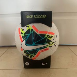 Nike Merlin official match ball size 5